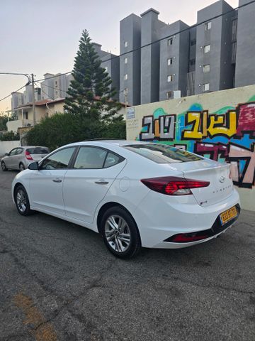 יונדאי אלנטרה