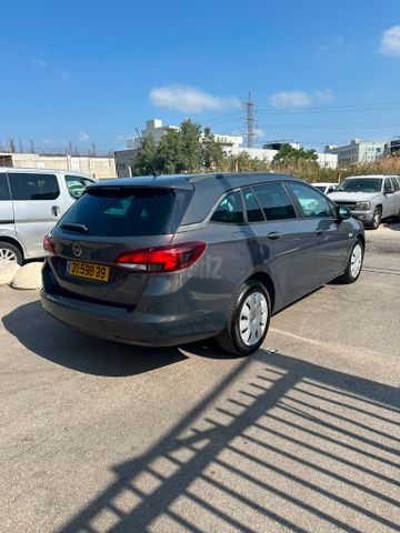 אופל אסטרה