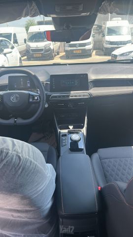 אם ג'י MG3