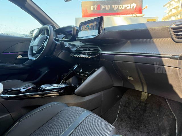 פיג'ו 208