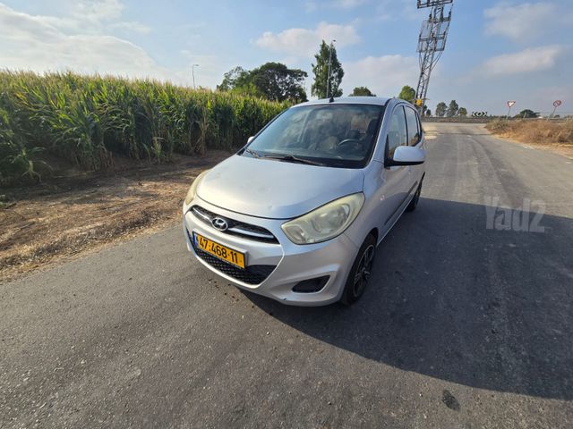 יונדאי i10