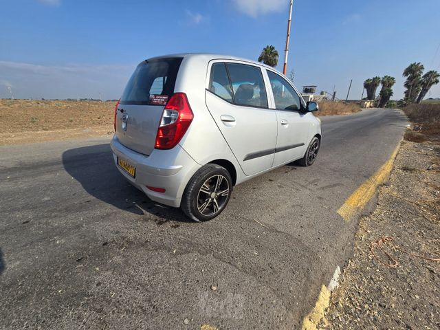 יונדאי i10