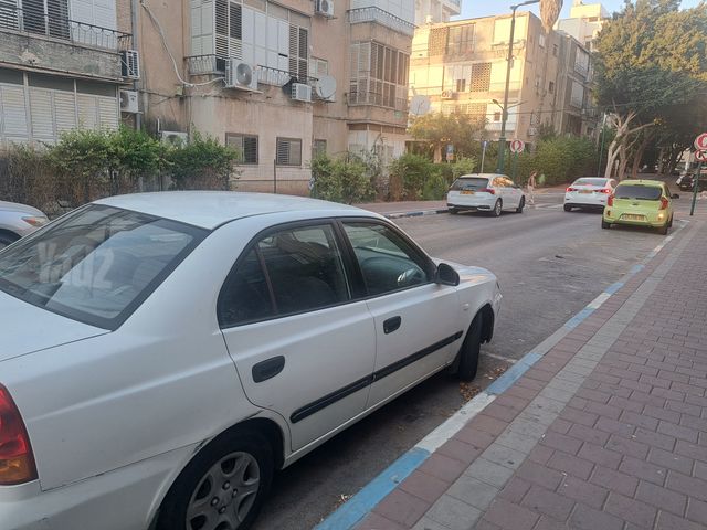 יונדאי אקסנט i25
