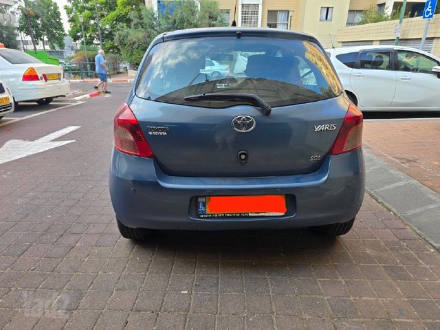 טויוטה יאריס