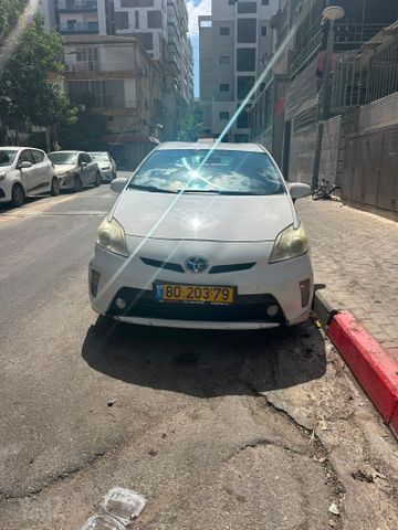 מודעת רכב טויוטה פריוס
