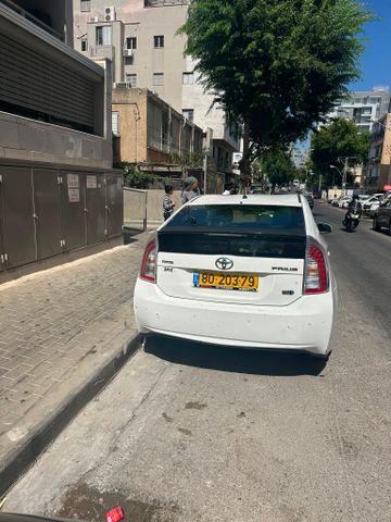 טויוטה פריוס