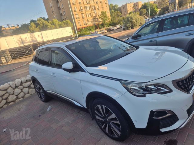 פיג'ו 3008