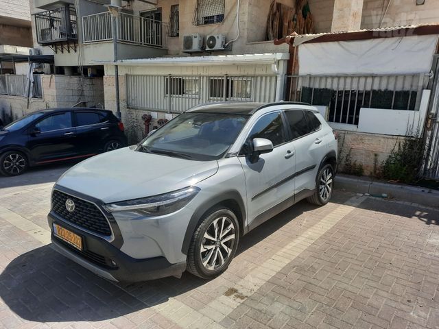 טויוטה קורולה קרוס