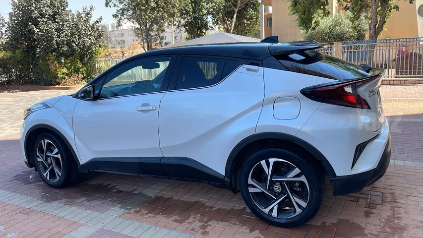 מודעת רכב טויוטה C-HR
