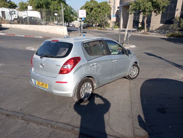 יונדאי i20