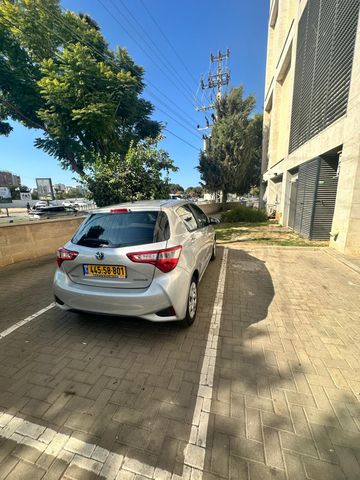 טויוטה יאריס