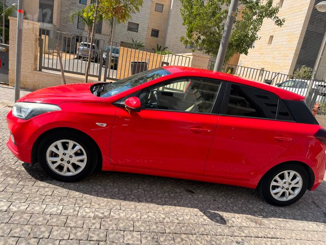 יונדאי i20