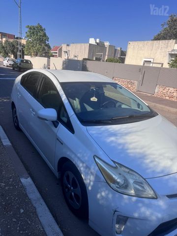טויוטה פריוס