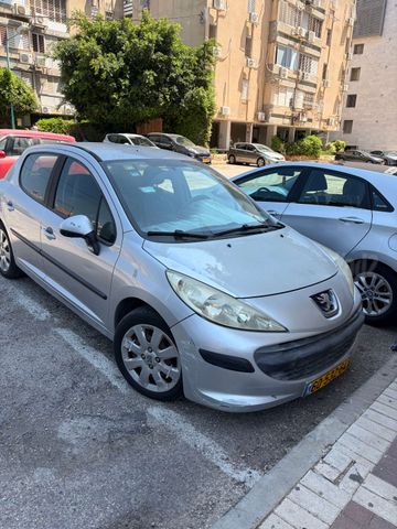 פיג'ו 207