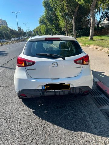 מודעת רכב מאזדה 2