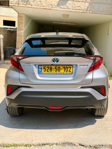מודעת רכב טויוטה C-HR