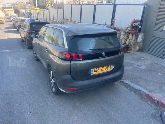 פיג'ו 5008