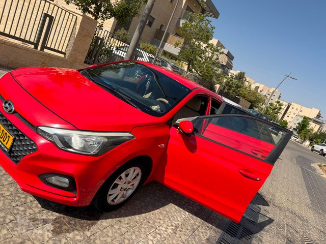 יונדאי i20
