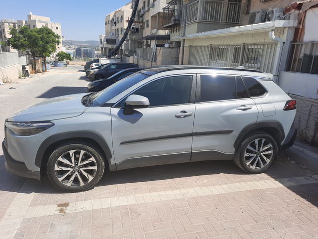 טויוטה קורולה קרוס