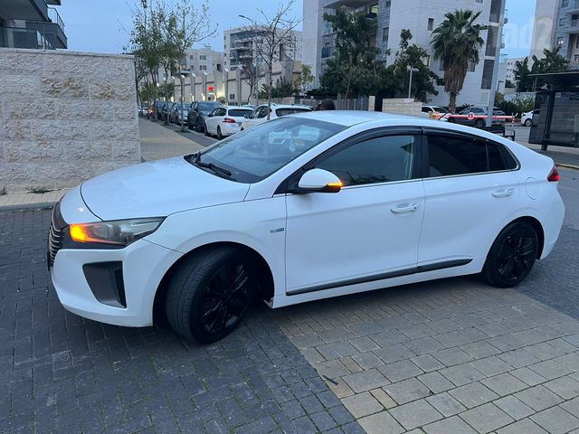יונדאי איוניק
