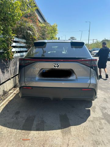 טויוטה bZ4X