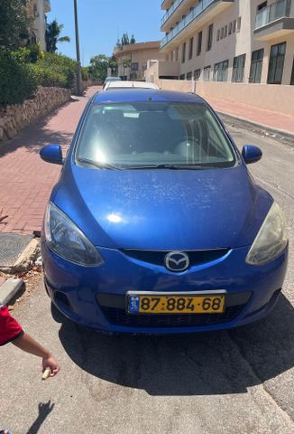 מודעת רכב מאזדה 2
