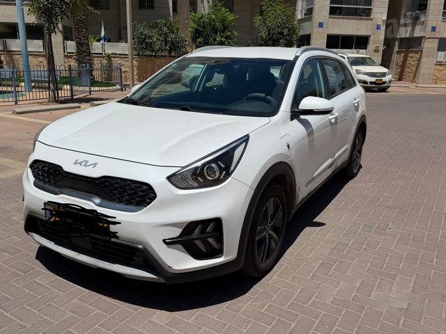 קיה נירו