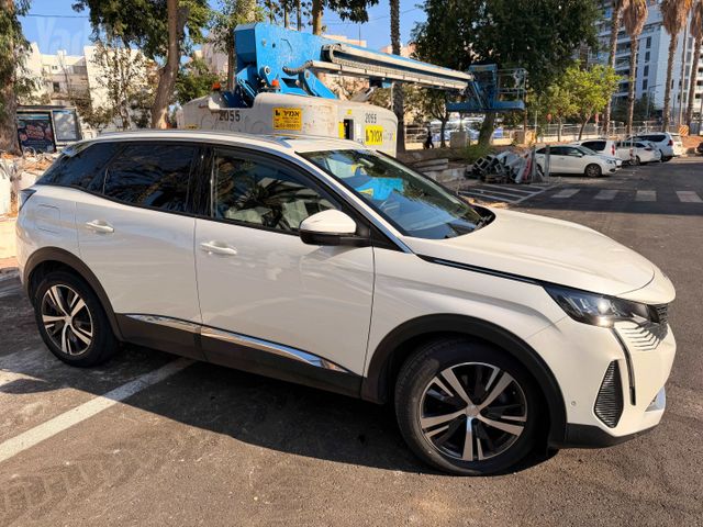 פיג'ו 3008
