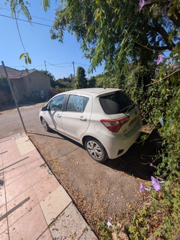 טויוטה יאריס