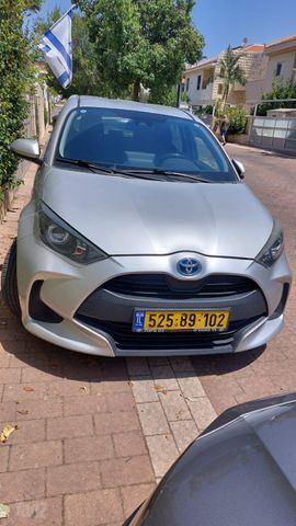 טויוטה יאריס