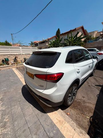 אם ג'י ZS