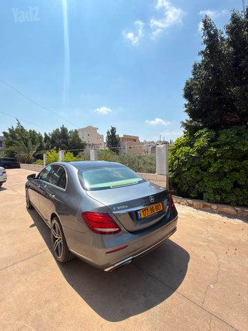 מודעת רכב מרצדס-בנץ E-class