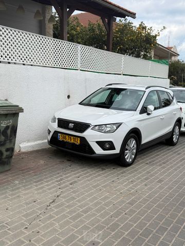 סיאט ארונה