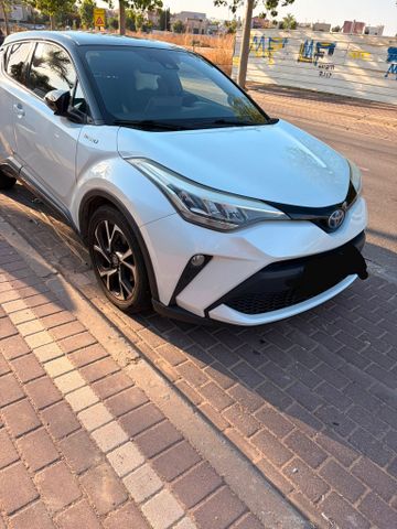 מודעת רכב טויוטה C-HR