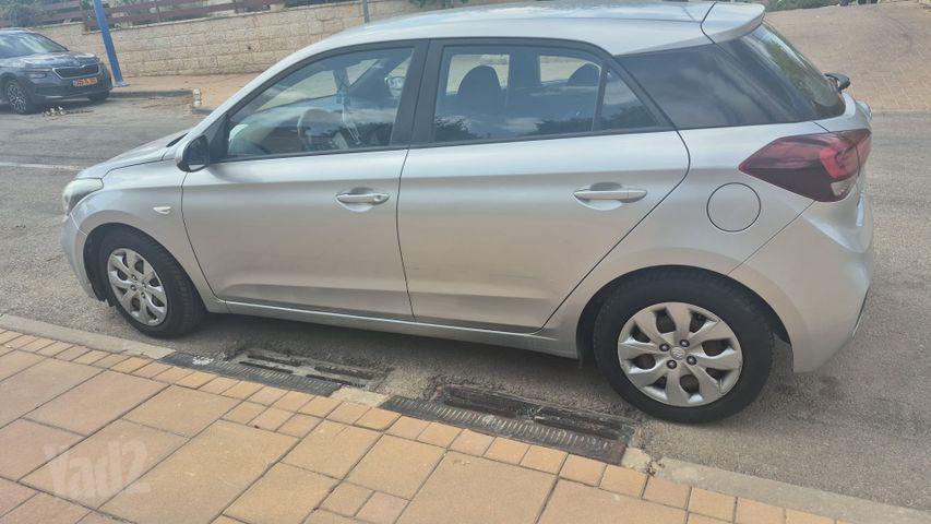 מודעת רכב יונדאי i20