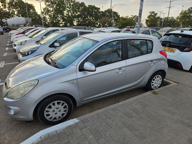 יונדאי i20