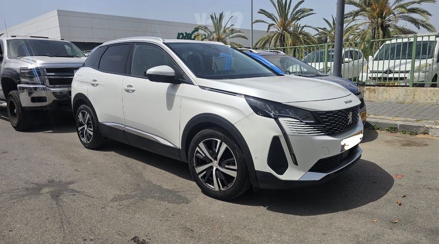 פיג'ו 3008