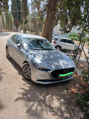 מודעת רכב מאזדה 3