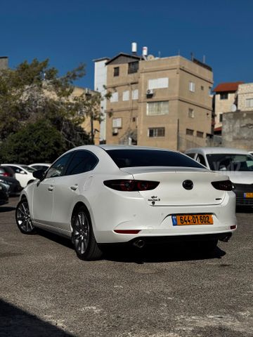 מאזדה 3