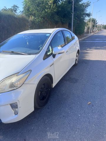 מודעת רכב טויוטה פריוס