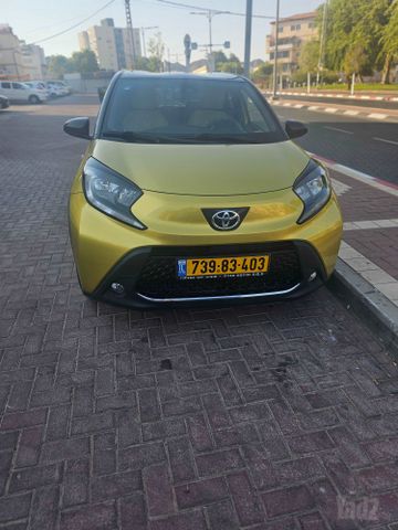 טויוטה אייגו X