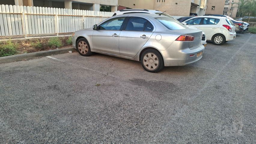 מודעת רכב מיצובישי לנסר