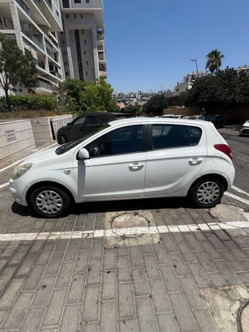 יונדאי i20