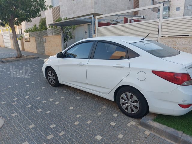 יונדאי אקסנט i25