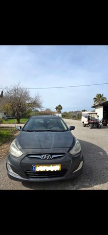 יונדאי אקסנט i25
