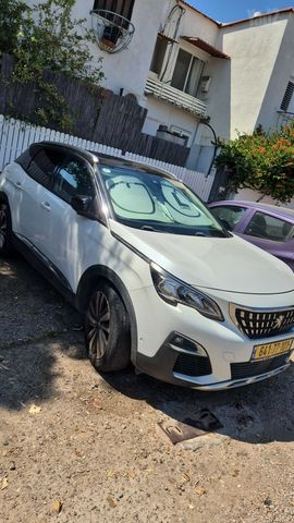 פיג'ו 3008