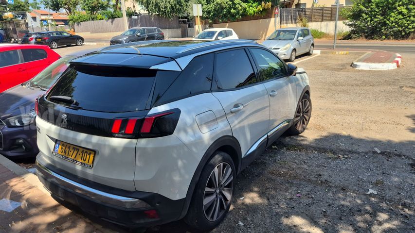 פיג'ו 3008
