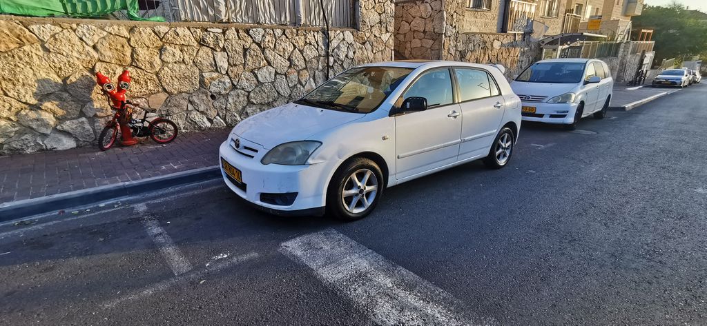 קורולה Luxury RunX אוט׳ 1.6 (110 כ״ס)