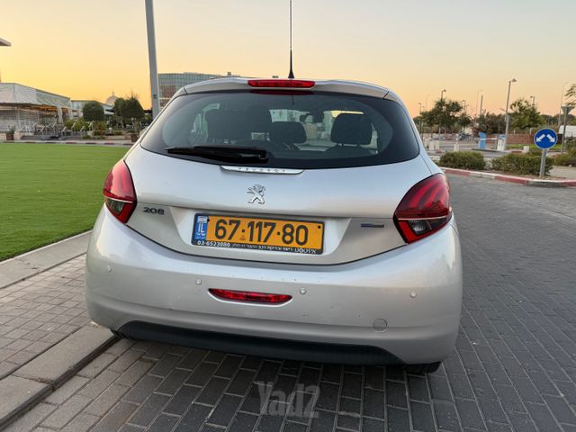 פיג'ו 208