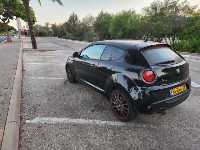מודעת רכב אלפא רומיאו מיטו